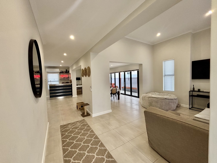 3 Bedroom Property for Sale in Sandown Western Cape